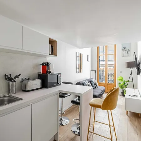 Bright Duplex Mezzanine - Center - 1br 3p Appartamento *